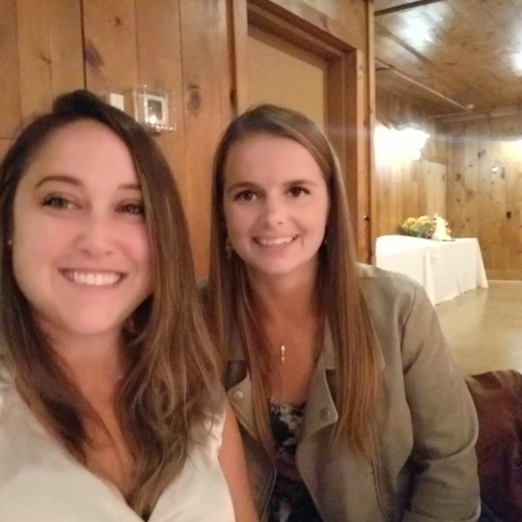 Meet your Posher, Andie - Picture 2 of 2